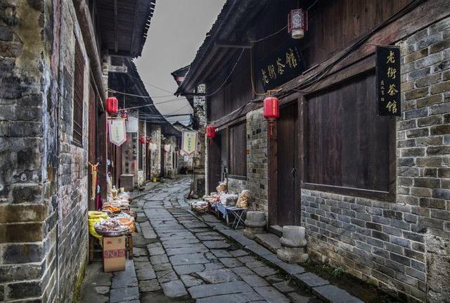 打平携手出局，阿曼和吉尔吉斯斯坦球员赛后集体尬住