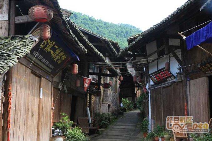 城东区 多地开展宣传活动让“扫黄打非”深入人心