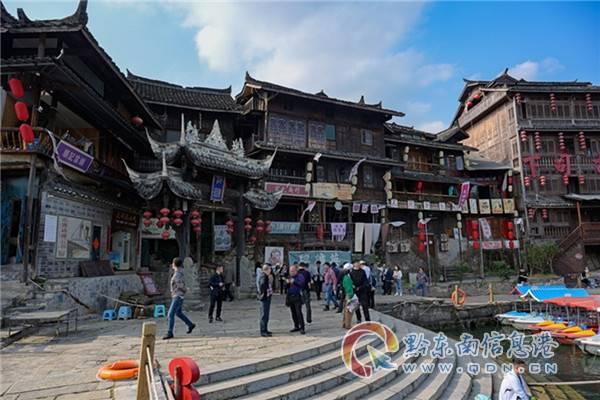 同事之间闹矛盾，辞职了。后来想想，所有的矛盾都淡化了，心里为何只有感谢？没有恨呢？游戏画面